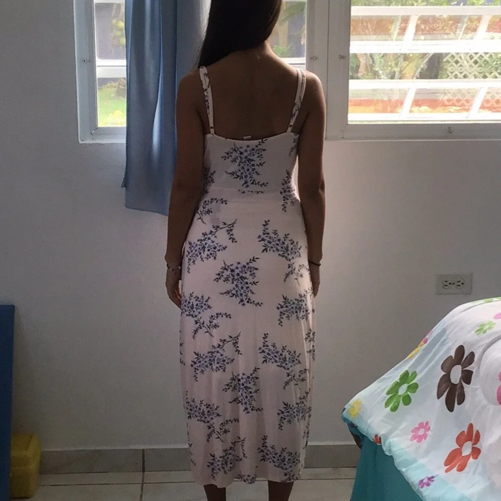 A Forever 21 sleeveless long floral dress. - Picture 5 of 5